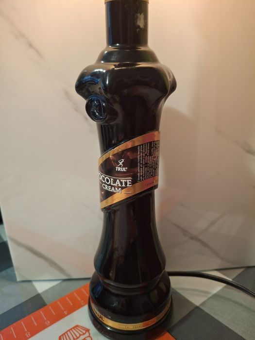 Lampa loftowa z włącznikiem