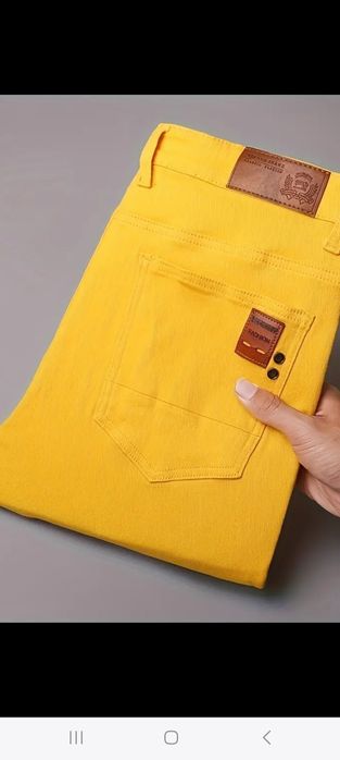 Vendo dois pares de calças novas para homem nunca foram usadas