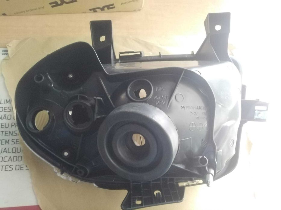 Farol Direito Renault Clio II Novo