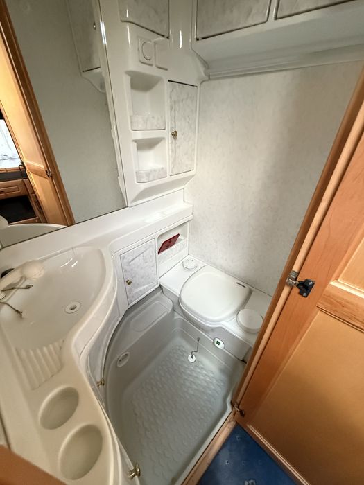 Hobby 460 Stacjonarna na działke budowe Sucha Szczelna 4 os Prysznic