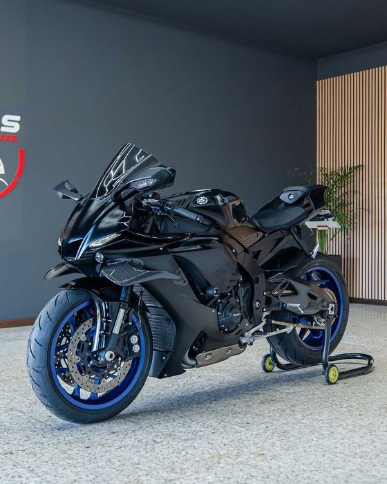 YAMAHA YZF-R1 | ANO 2024 | 12/2024 | APENAS 4.000 KM