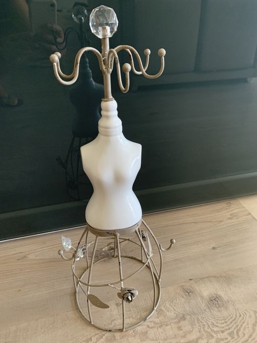 Porta jóias manequim