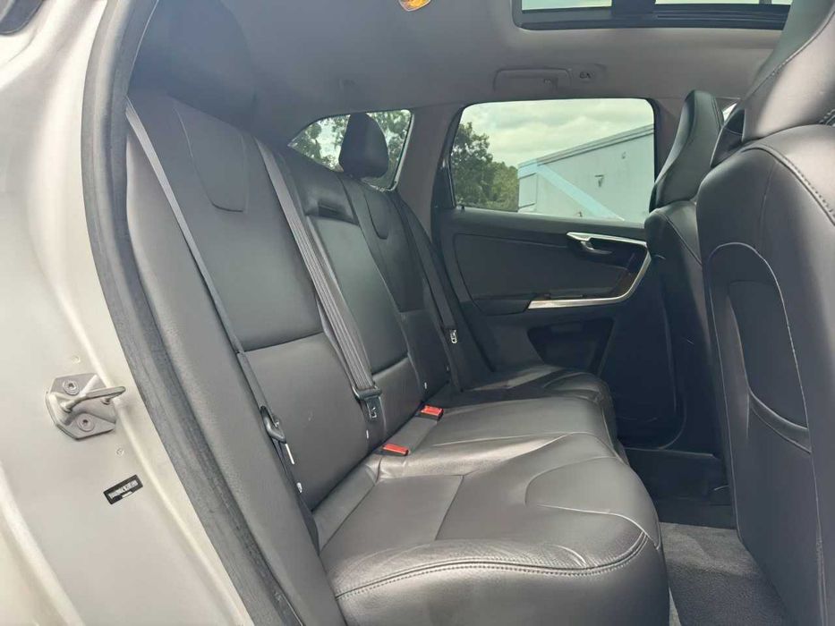 Volvo XC60      2016