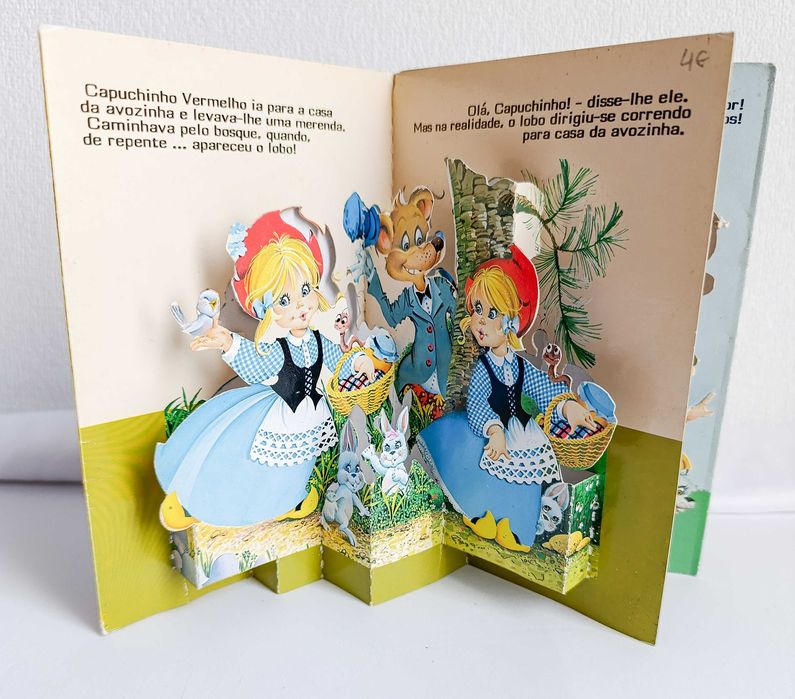 Livro Capuchinho Vermelho