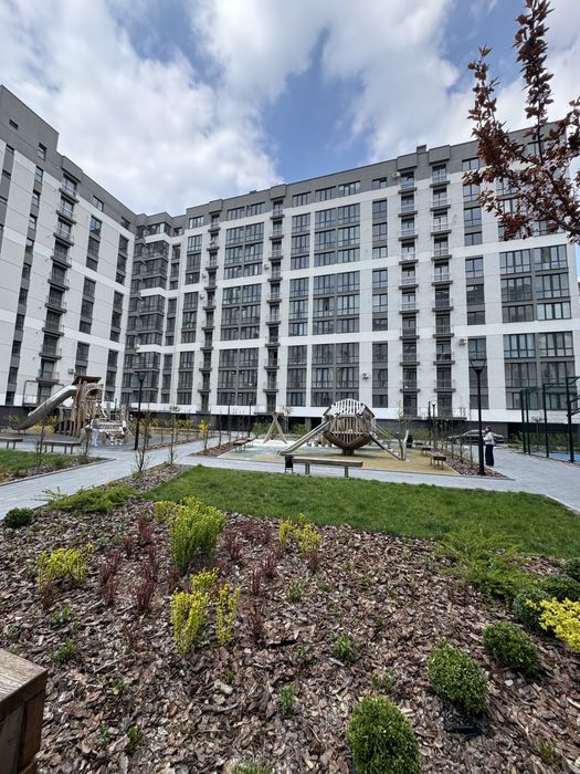 Продам 1 кімнатну квартиру у стані сирця поруч озера та парку