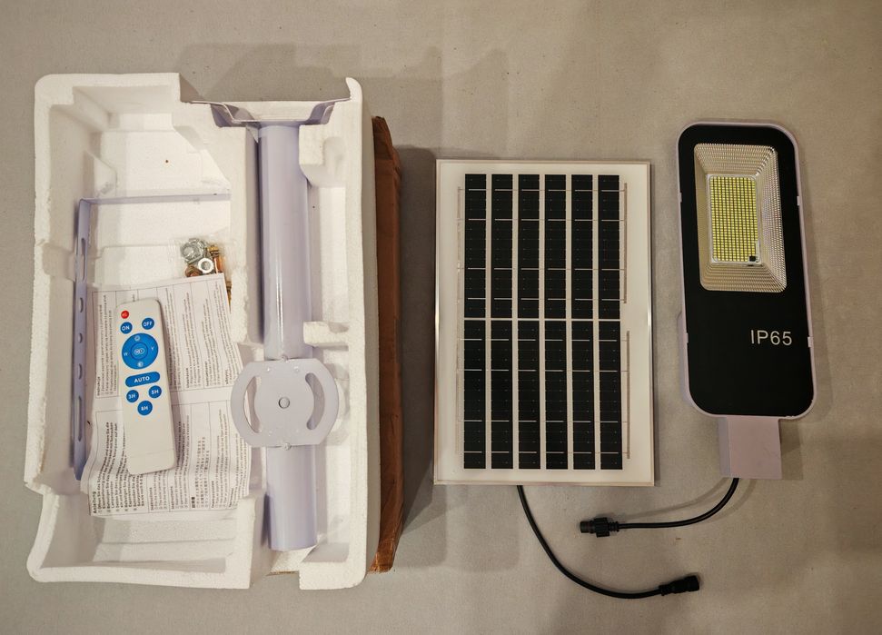 Lampa solarna LED wodoodporna Duża bateria