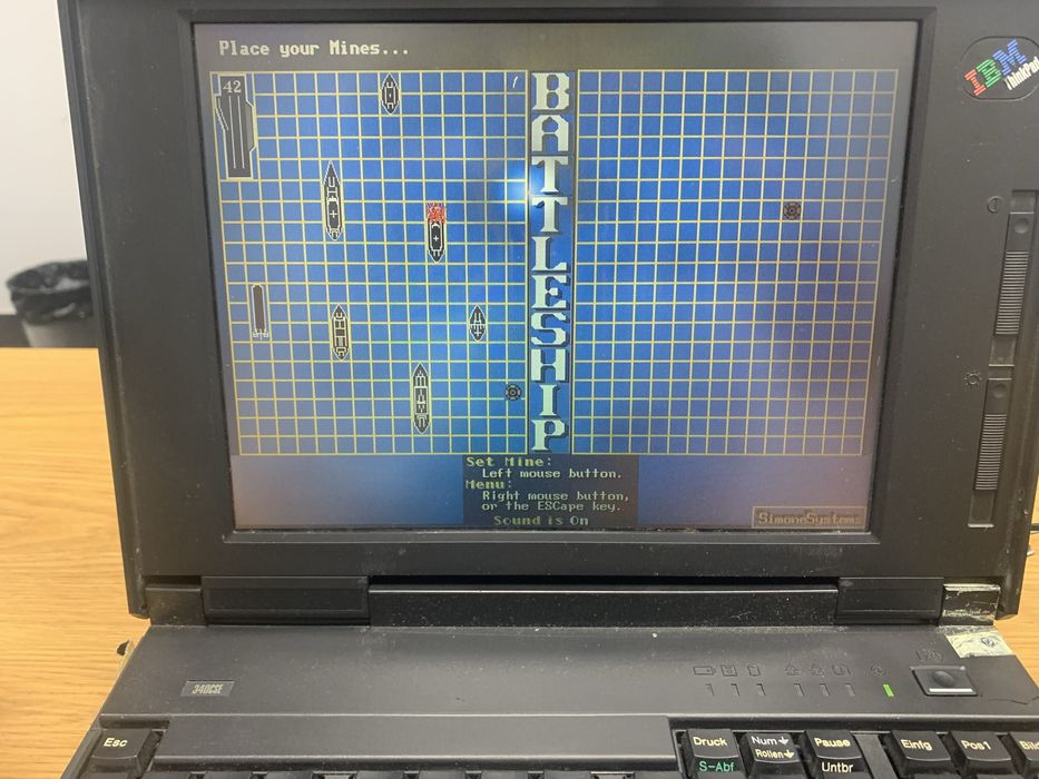 Stary tablet IBM chyba 1995 lub straszy dziala - z ladowarka