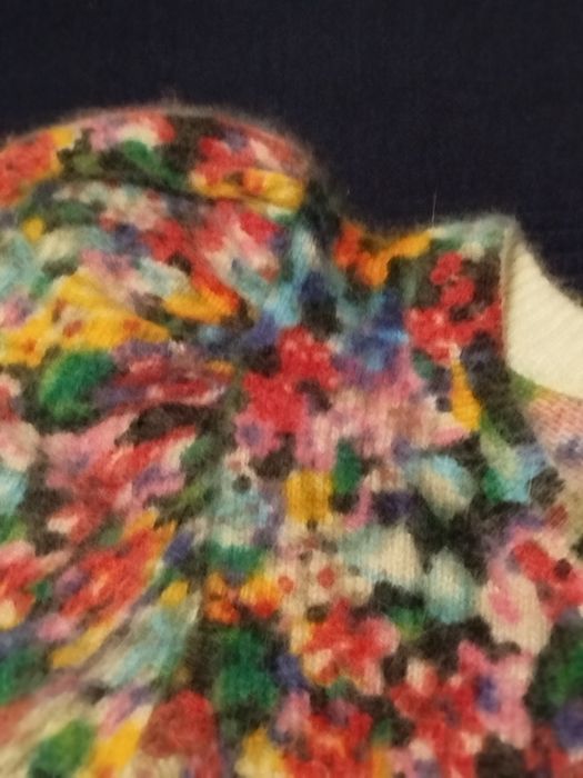 Sweter z bufkami w kwiatki z moherem H&M L 40