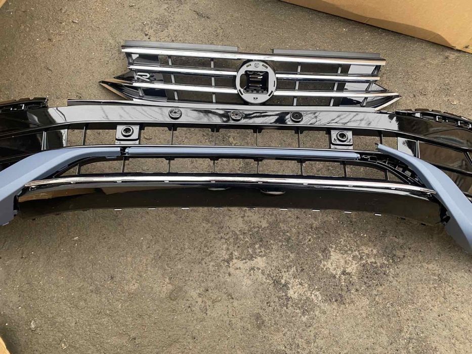 Решітка бампер Tiguan r line  2022+ решетка бампера накладки боковые