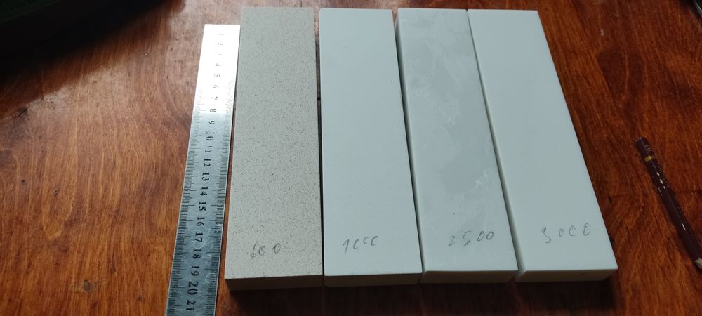 Заточной натуральный камень микрокварцит .