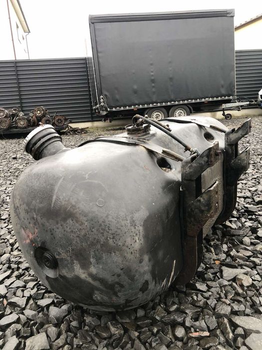 Бак з кріпленням та поплавком 120л Mercedes 809, 814, 817, 917, 1117,