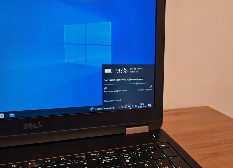 Dell Latitude E5570 15,6" FULLHD i5-6300U 8GB/128GB