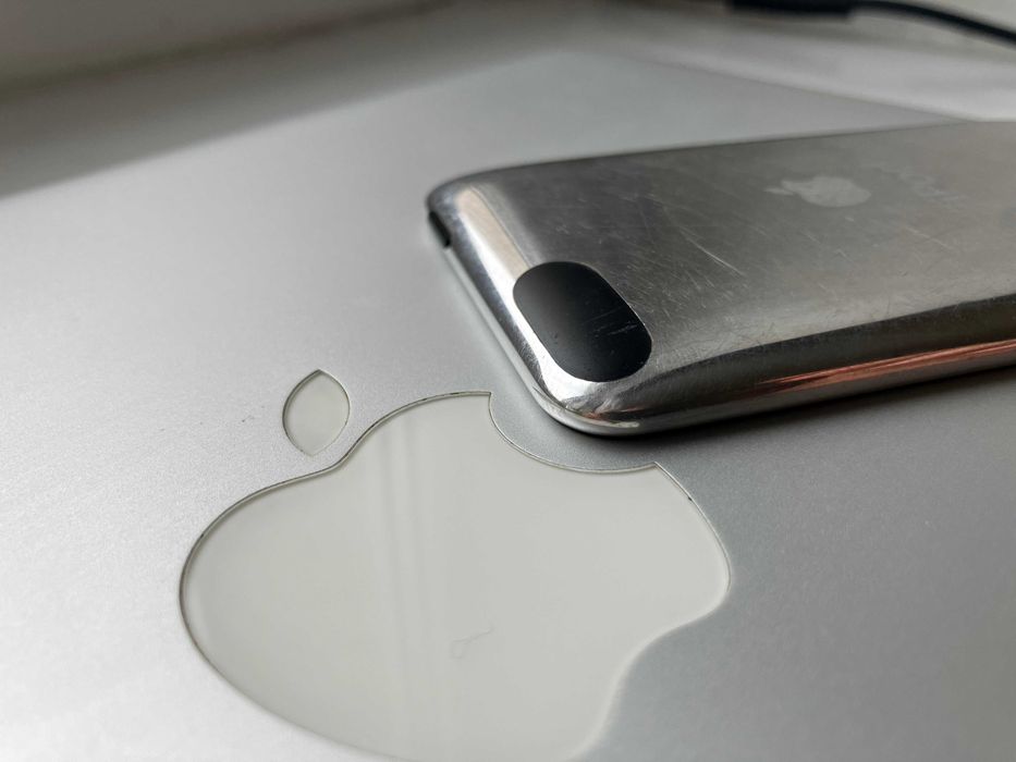 Apple iPod touch 3-gen 32 Gb \ ЦАП Cirrus Logic \ Акум. 30 год.музики