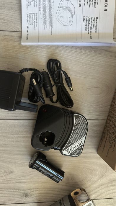 Hitachi ladowarke plus bateroa komplet sprzedam