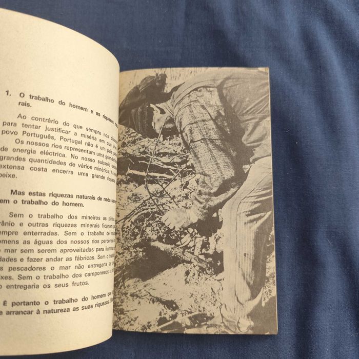 Marta Harnecker e Gabriela Uribe - Explorados e Exploradores