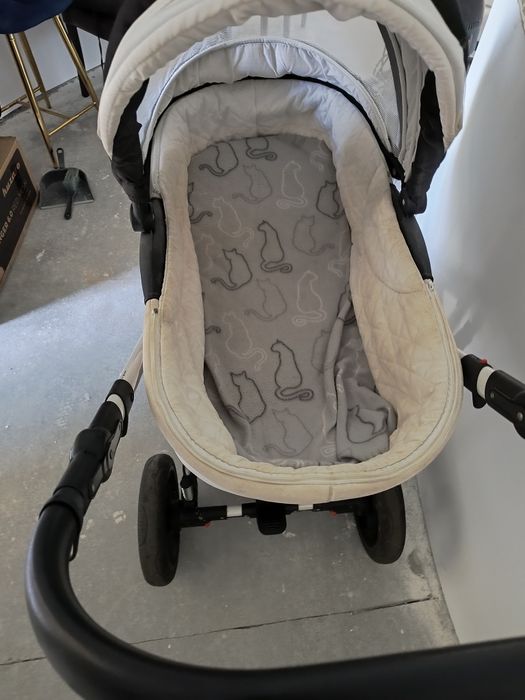 Wózek dziecięcy LAMEIRO biało -czarny  4w1 Fotelik + Baza Isofix