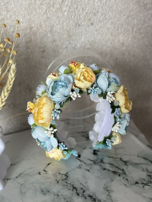 Внаявності,Український віночок зі стрічками,