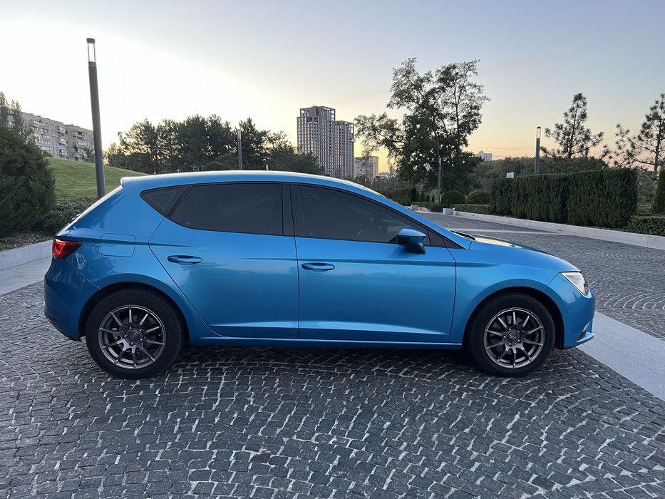 Автомобіль SEAT Leon 2015 року