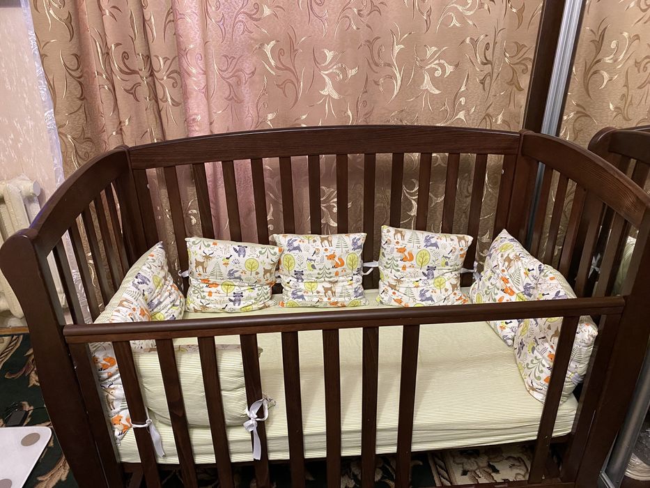 Дитяче ліжко в дуже гарному станні , як нова