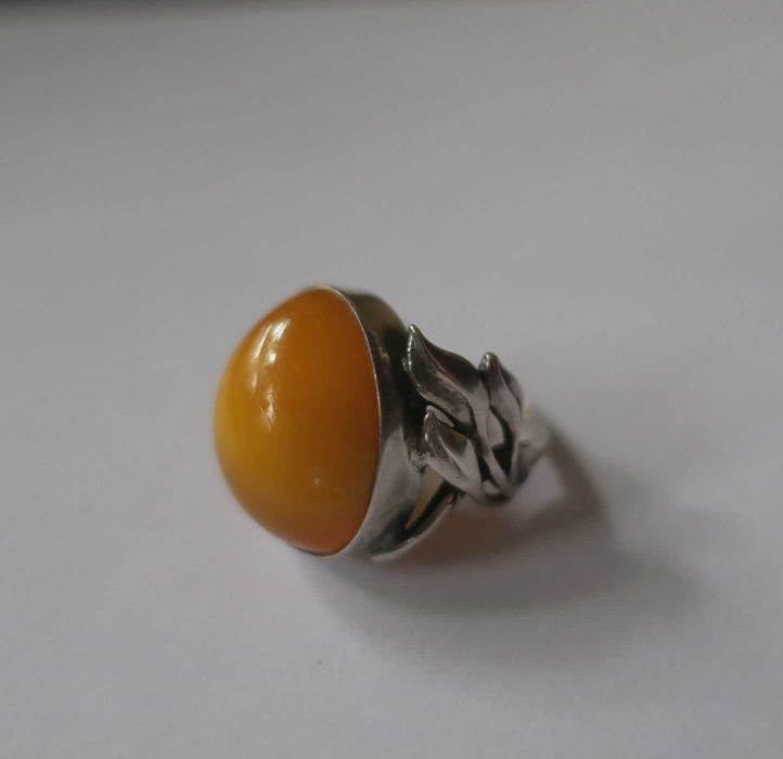 Stary srebrny pierścionek z bursztynem srebro 925