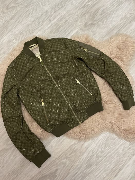 Бомбер Guess