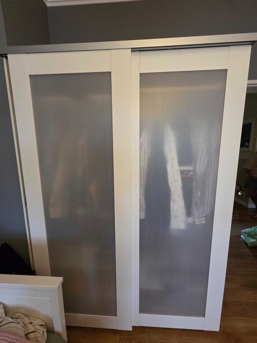Szafa biała, przesuwne drzwi Ikea