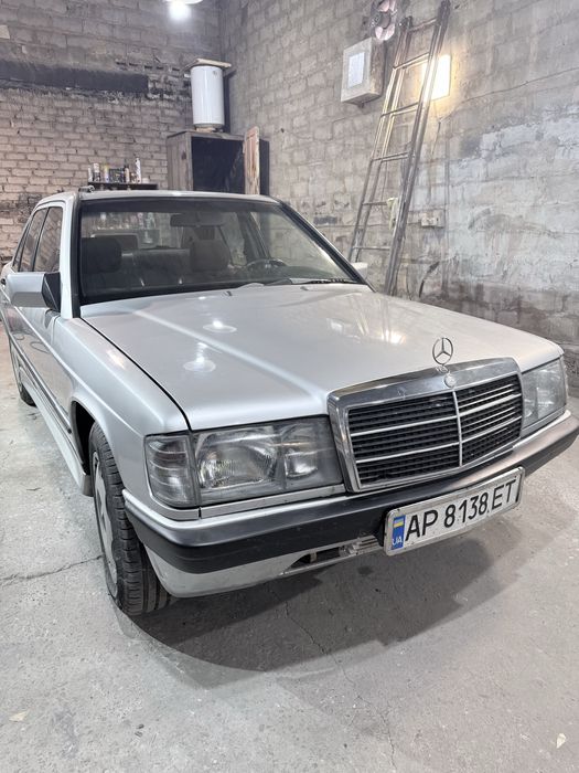 Мерседес 190е 2.0 бензин автомат
