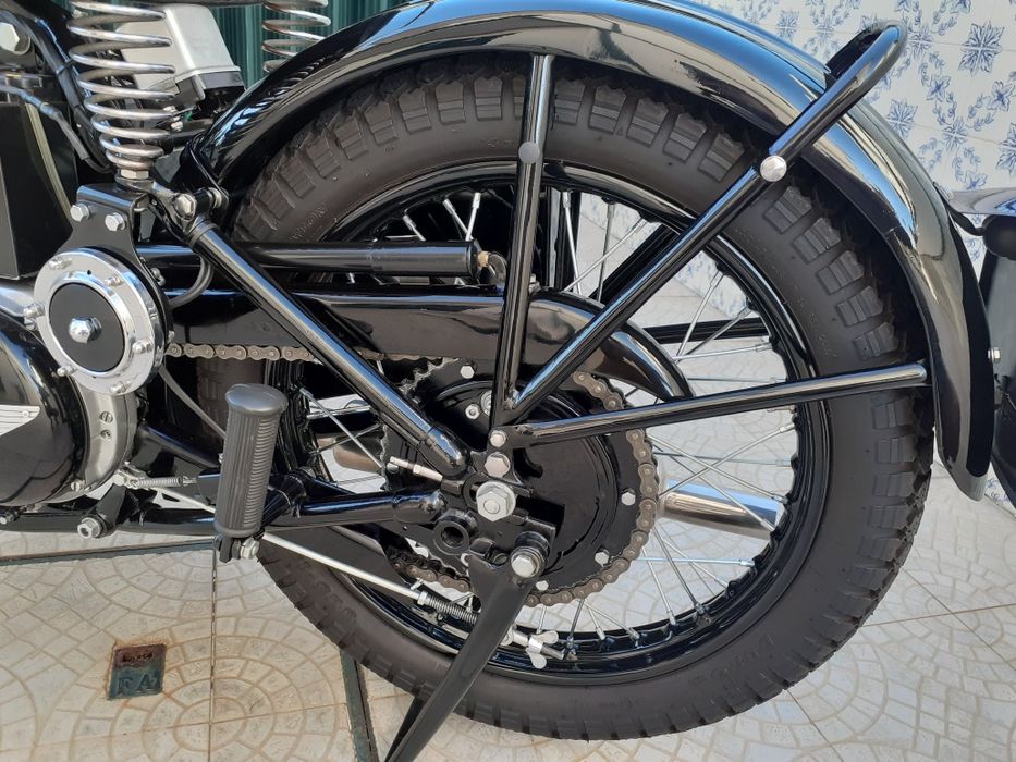 Ariel XG 350cc. Militar de 1943, restaurada e impecável.