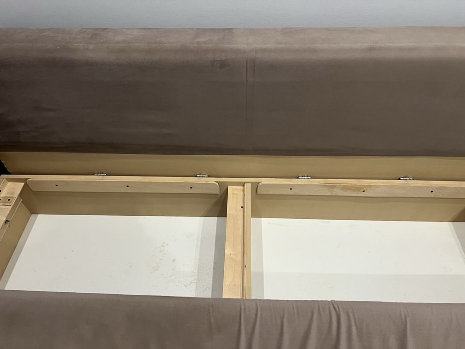 Диван в гарному стані