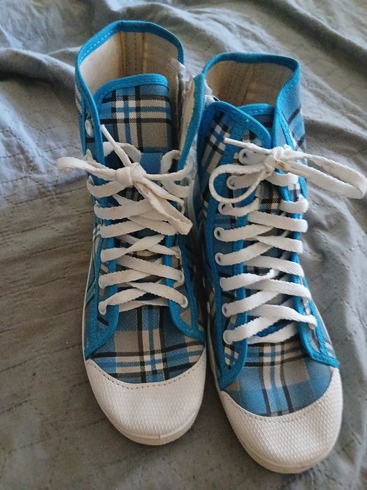 Високі кеди 38 розміру