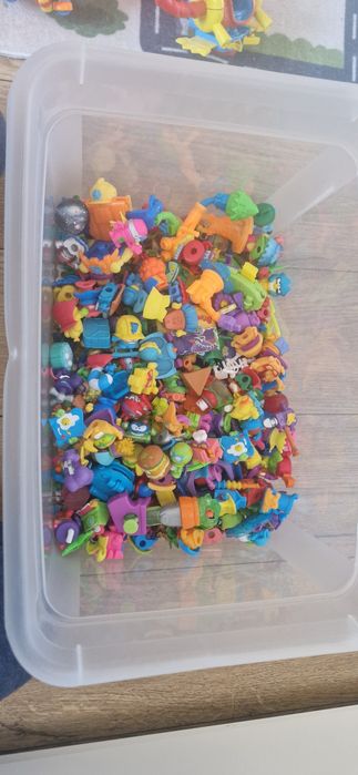 Figurki Super zings things sztuka 1 zł