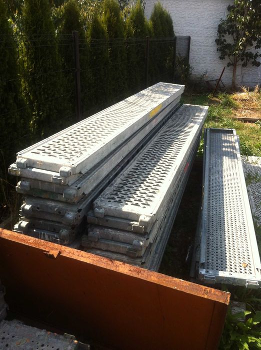 Rusztowanie 74,02 m2 używane, szczytowe 10,28x8,2m podest stalowy 2,57