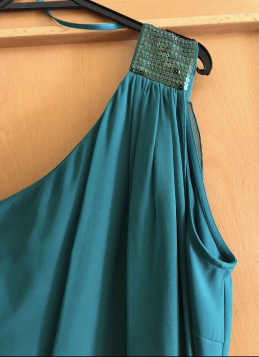 Vestido Cerimónia Verde com lantejoulas; XL