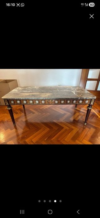 Столик мрамурний