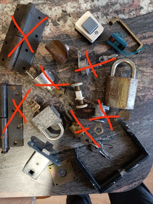 Замок накладной цилиндрический.