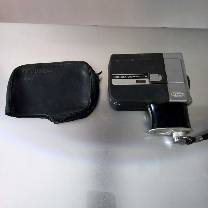 Máquina filmar antiga Konica