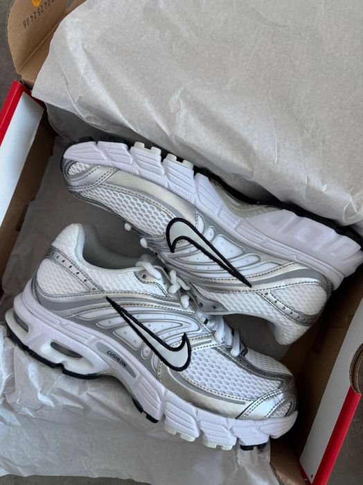 Жіночі кросівки Nike air max moto 2k