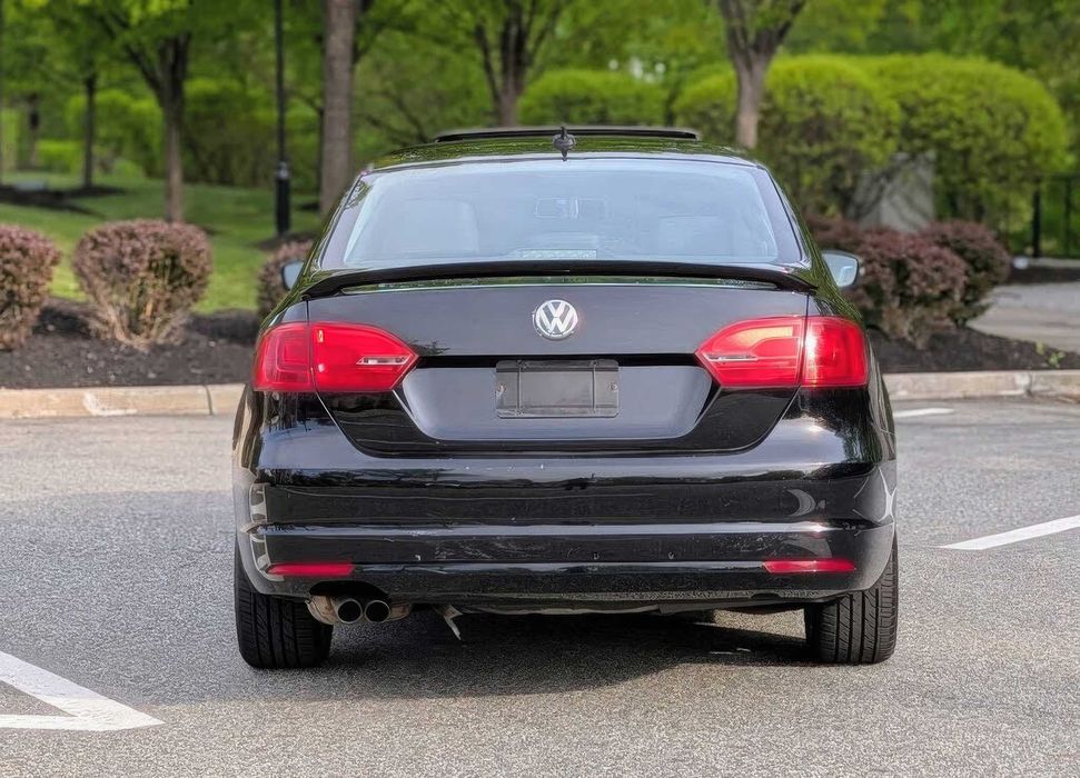 Volkswagen Jetta      2013