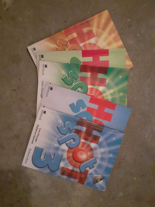 Manuais e Cadernos de Atividades de Inglês