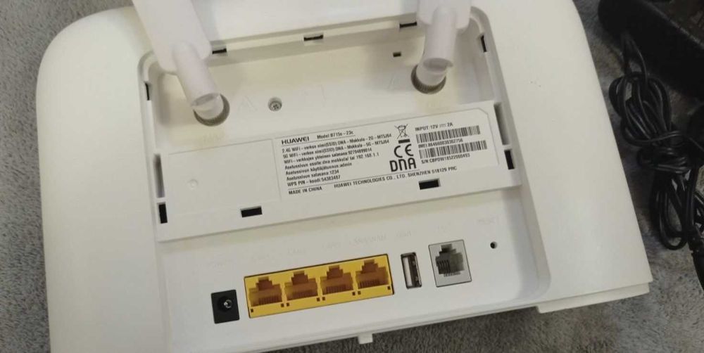 Гарний швидкий стационарный 3G/4G/LTE WiFi роутер Huawei B715s-23c SIM