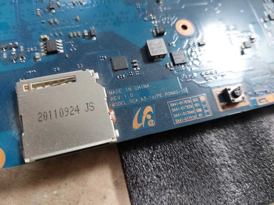 Материнська плата на  Samsung  NP300E5A-S01UA
