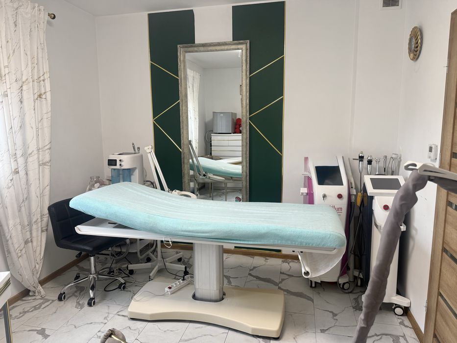 Odstępne - w pełni wyposażony gabinet kosmetologiczny + solarium