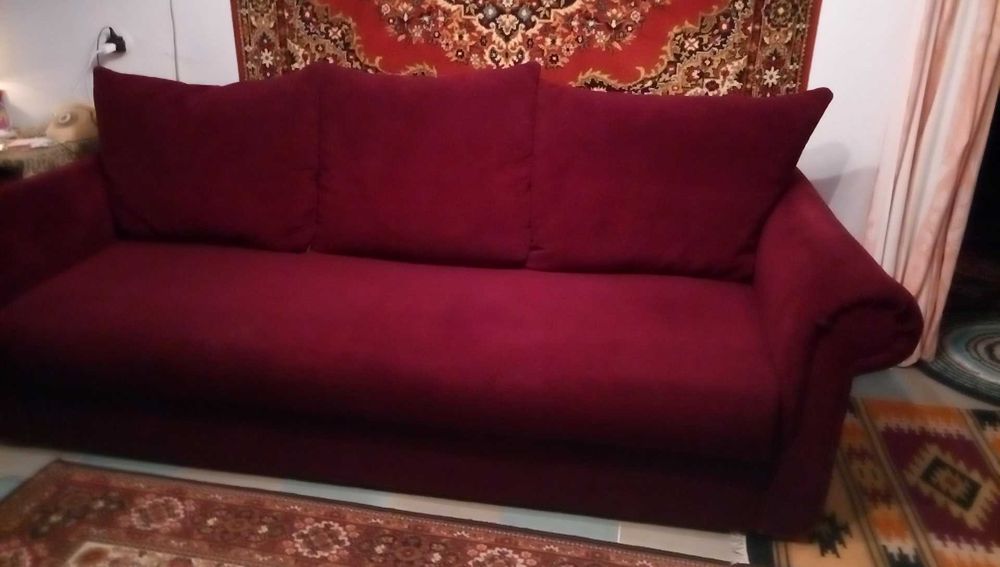 Продается диван кровать раздвижная ,с большими нишами для белья