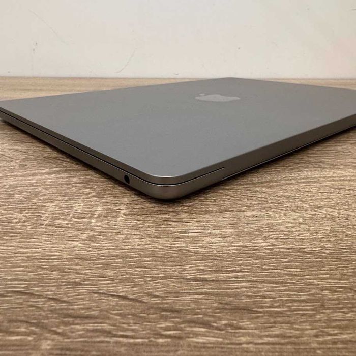 Macbook Air 13" 2022 M2 / 16Gb / SSD 512Gb акб:90% (код: M1126)