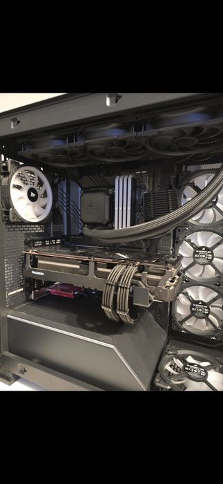 Intel I9 11900k + Asus tuf z590 + 4x8 GB Corsair rgb ram