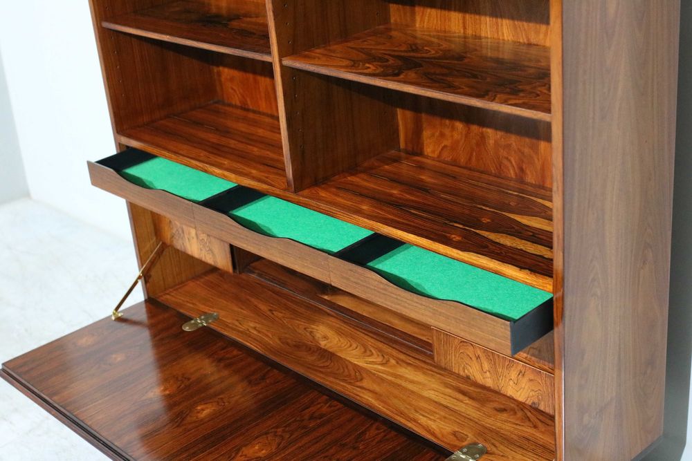 Estante nórdica em pau santo