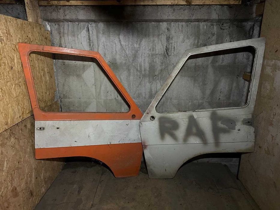 РАФ-2203 22038 "Latvia" двері