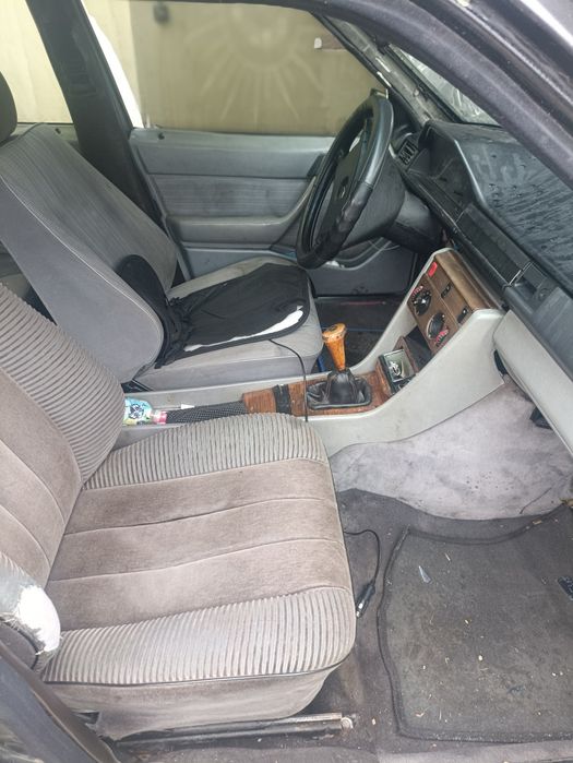 Продам Mercedes w 124 под разбор мли целиком  без двигателя