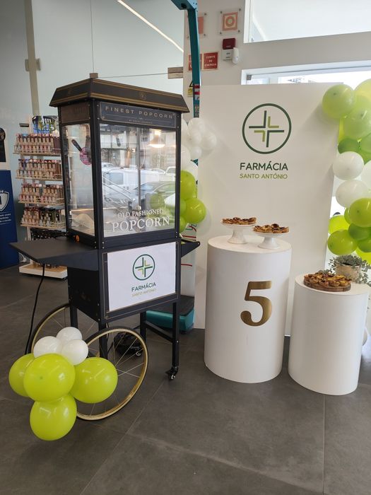 Máquina de Pipocas, Algodão Doce e Gelados