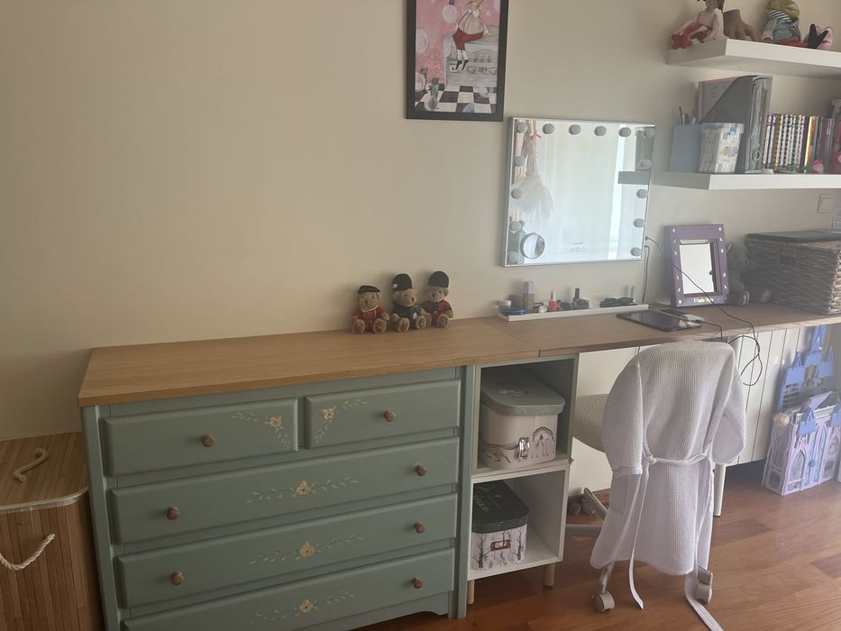 Quarto pinho menina